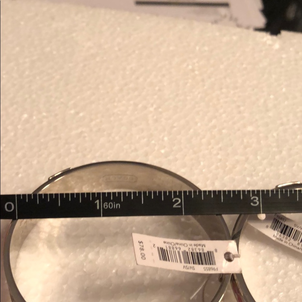 Beautiful solid coach bangle bracelets - Picture 4 of 6